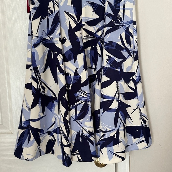 Brand New Vince Camuto Floral Printed Fit-&-Flare Dress for Woman SIze 10 White - Picture 7 of 12